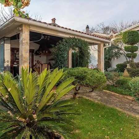 With Parking Space Banjole, - 14391