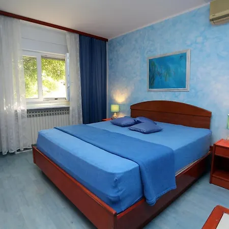 With Parking Space Banjole, - 14391 Апартаменты