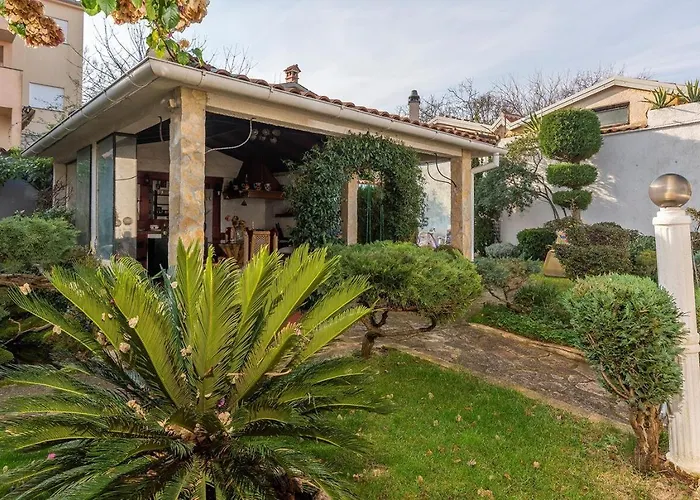 With Parking Space Banjole, - 14391