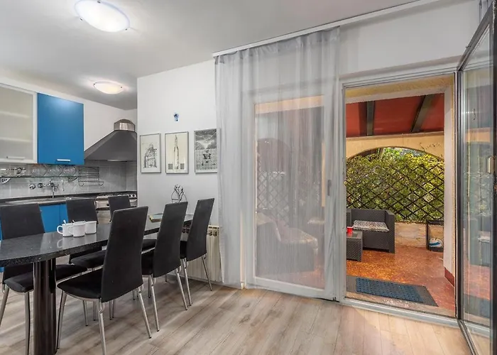 With Parking Space Banjole, - 14391