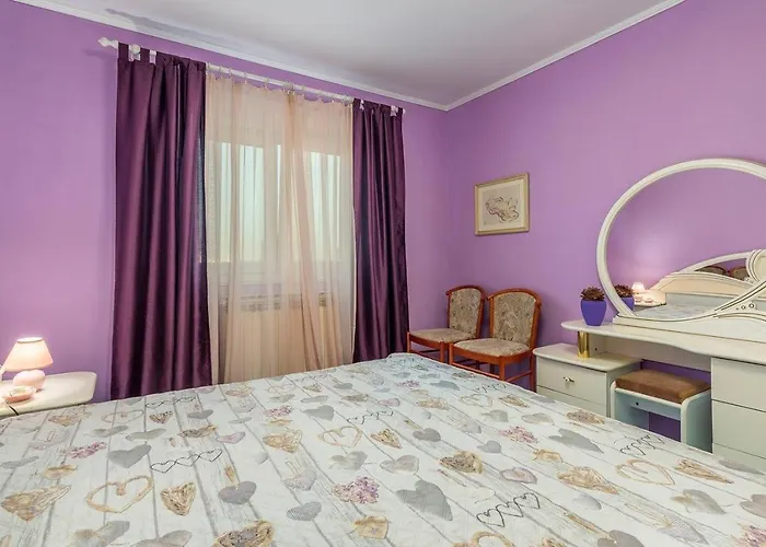 Appartement With Parking Space Banjole, - 14391