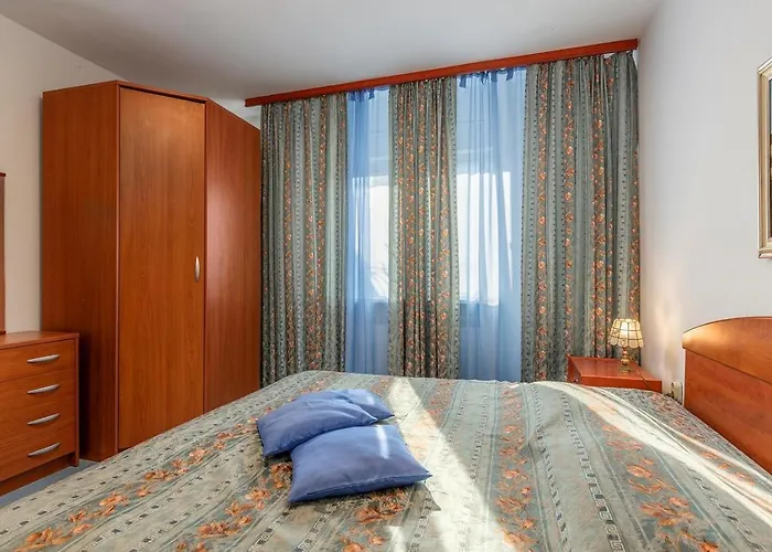 With Parking Space Banjole, - 14391 Appartement *